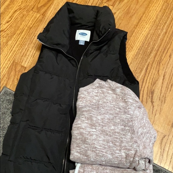 Sweater vest and matching pair of pjs - Picture 1 of 1